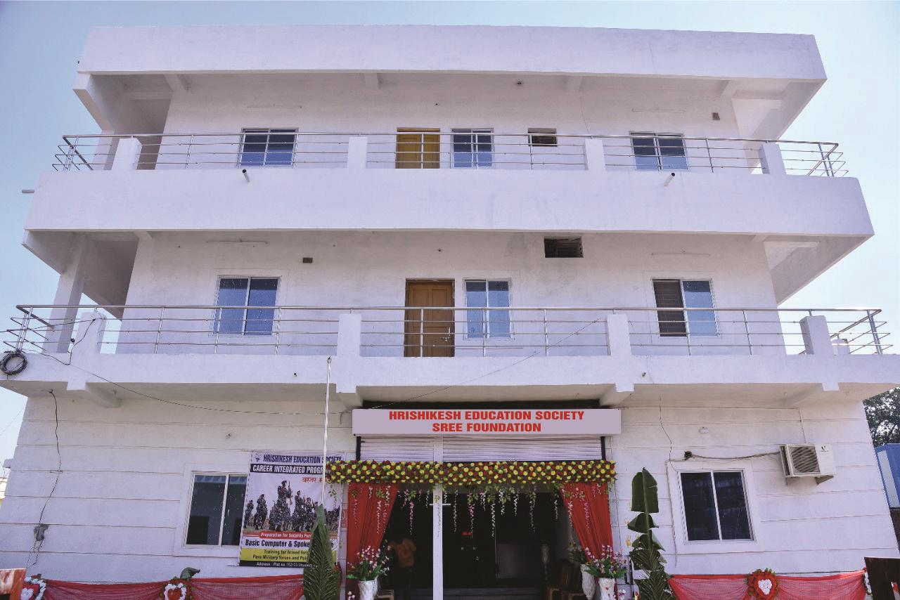 Hrishikesh Education Society main training facility building at Dhanora Campus, Durg